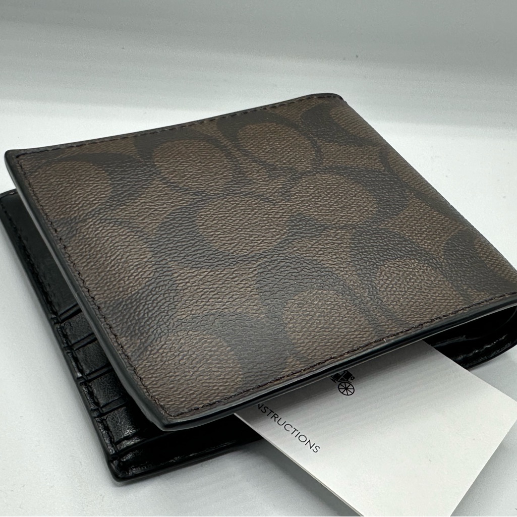 Brand New Coach Wallet In Signature Canvas